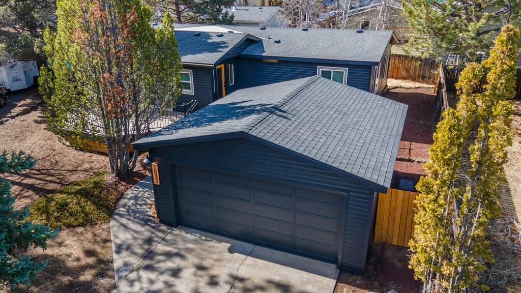 1033 SE Laurelwood Pl, Bend