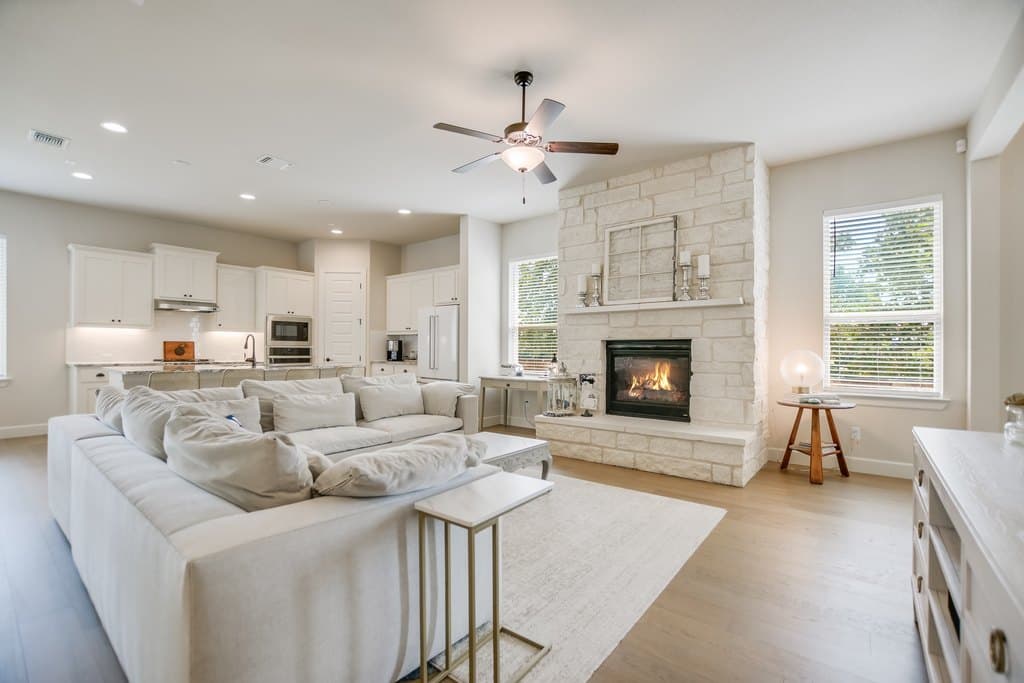 195 Autumn Wood Ln, Austin