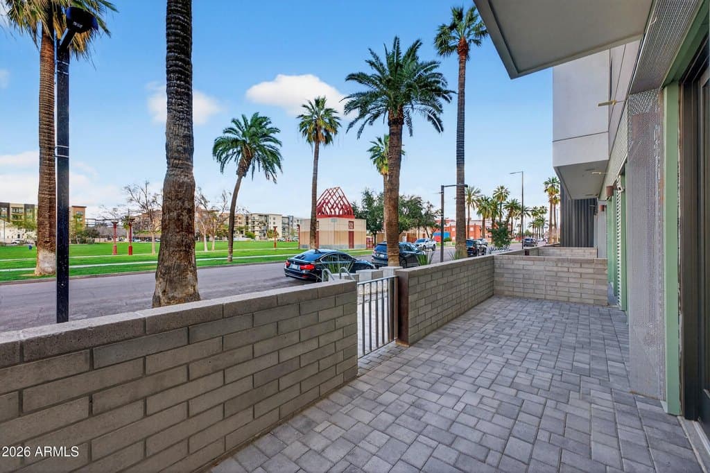 1130 N 2nd St Apt 102