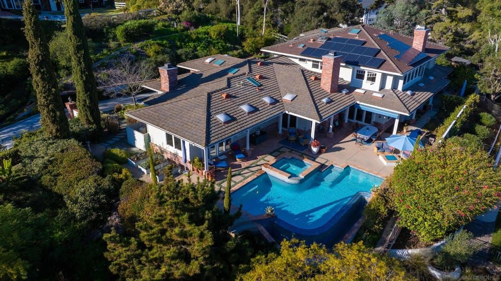 516 Whisper Wind Dr, Encinitas
