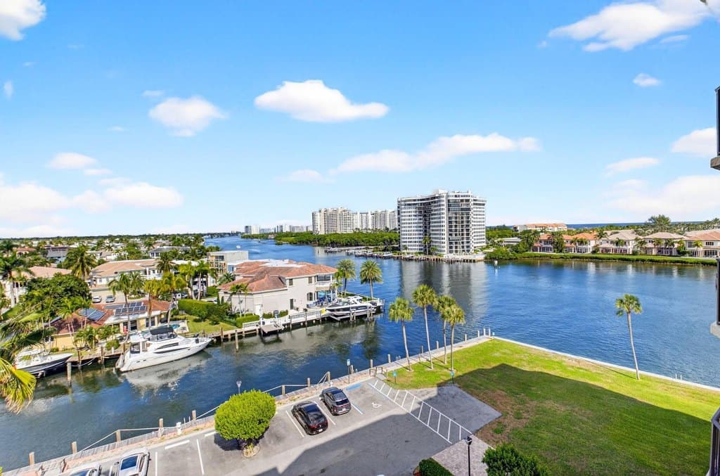 899 Jeffery St Apt 710, Boca Raton