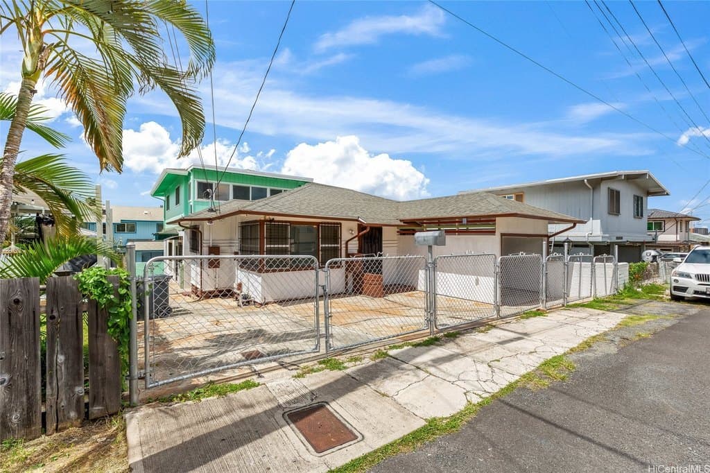 3261 Paliuli St, Honolulu