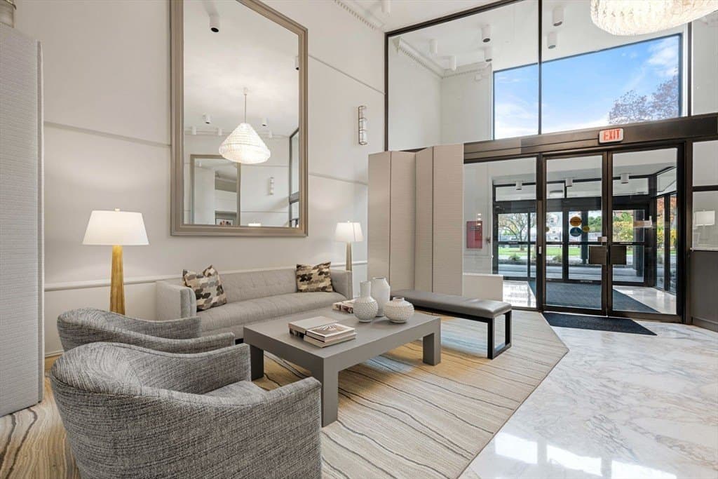 280 Boylston St Apt 908, Newton