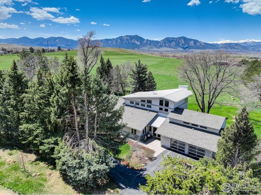 303 Sky Lark Way, Boulder