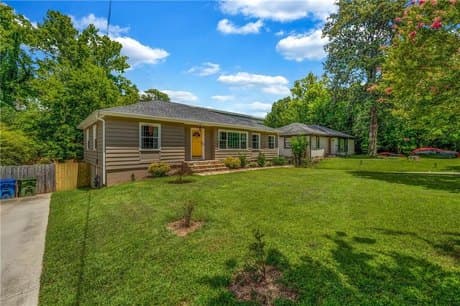 1008 Lindridge Dr NE