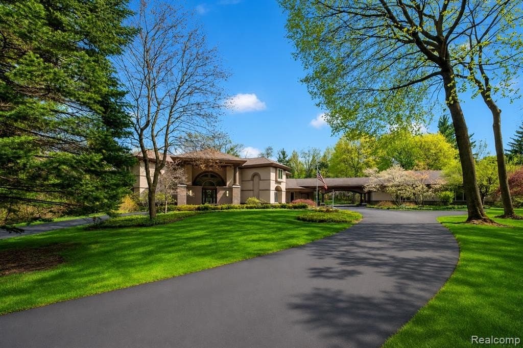 1800 Tiverton Rd, Bloomfield Hills
