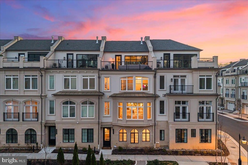 8197 River Rd, Bethesda