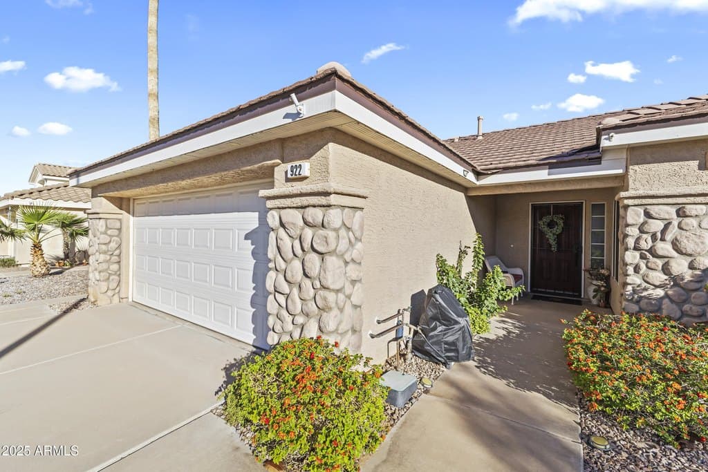 922 W Hudson Way, Gilbert