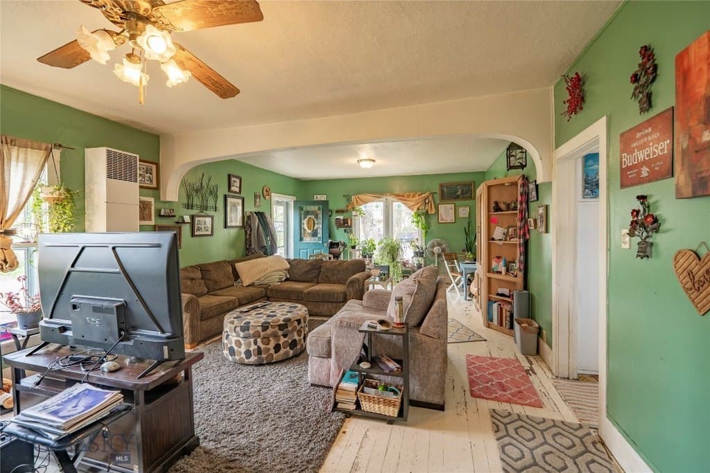 124 S M St, Livingston