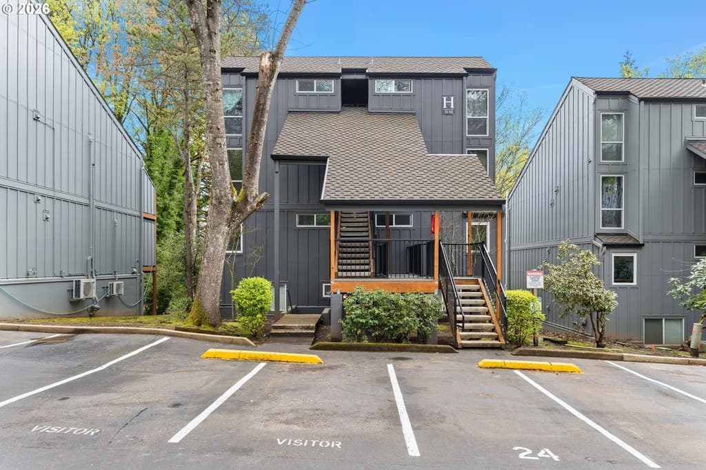 100 Kerr Pkwy Apt 52, Lake Oswego