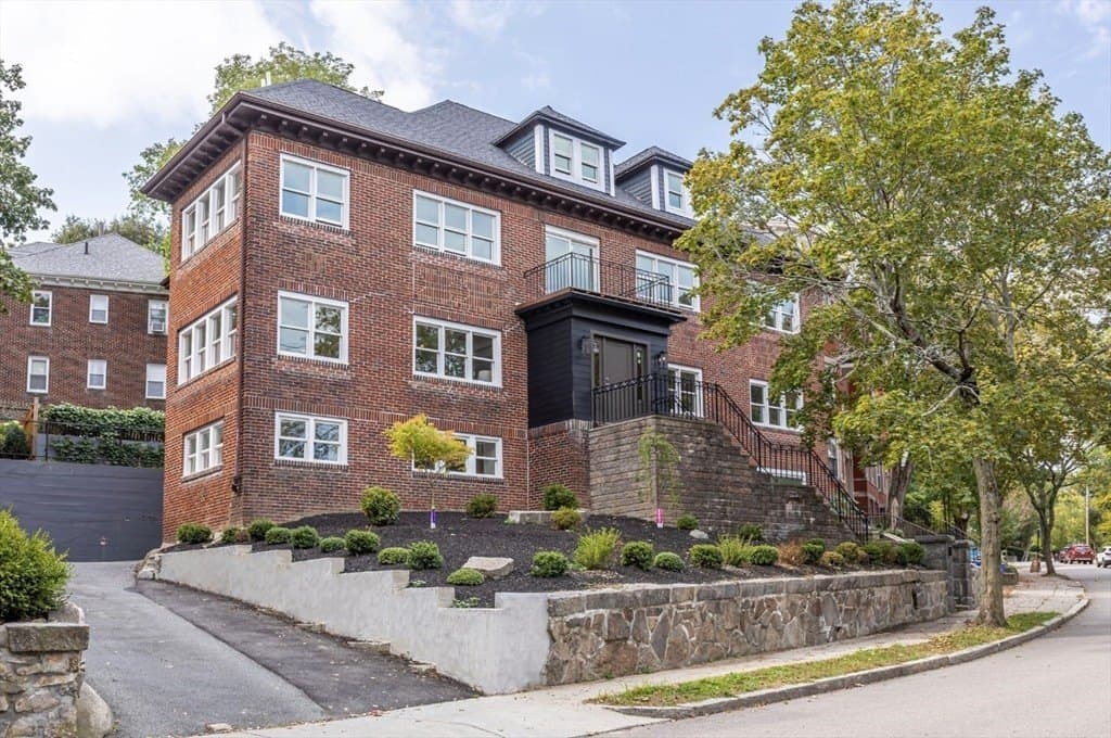 84 Winthrop Rd Unit 1, Brookline