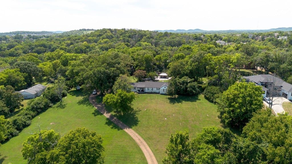 5723 Cloverland Dr, Brentwood