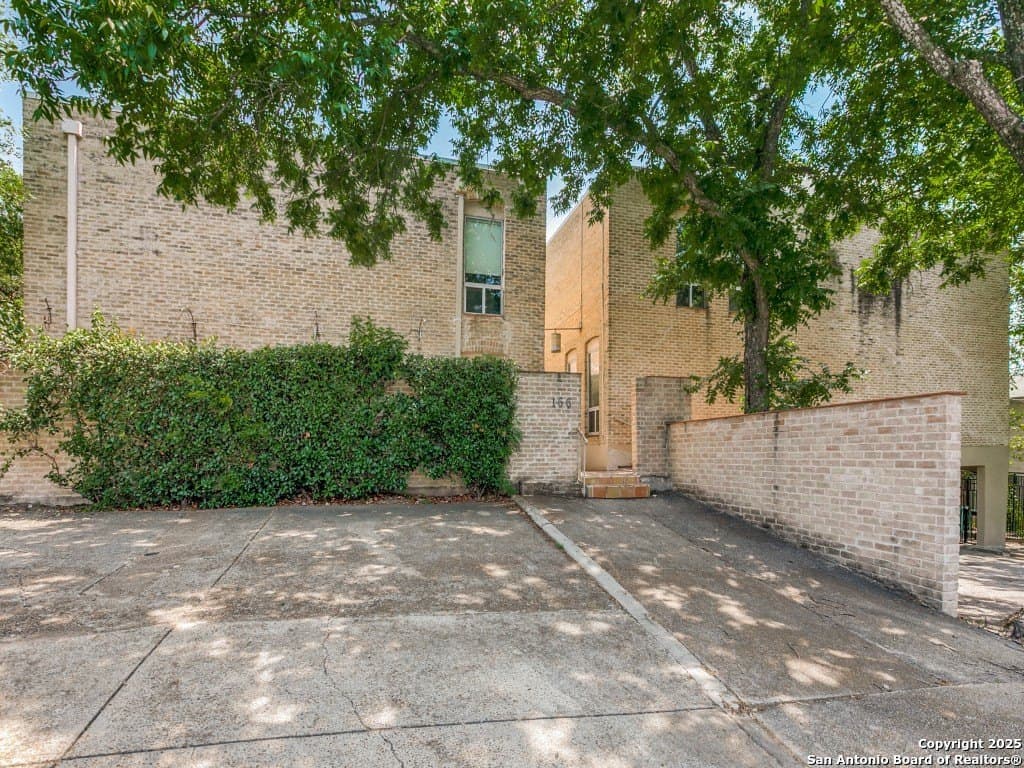 166 Elizabeth Rd Apt C, San Antonio
