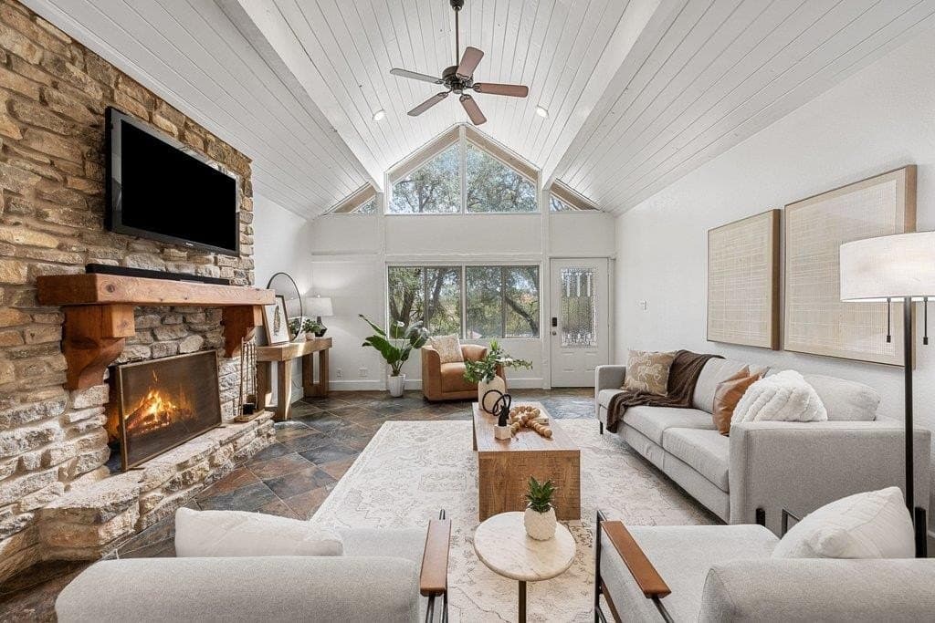 411 Lakeway Dr, Lakeway