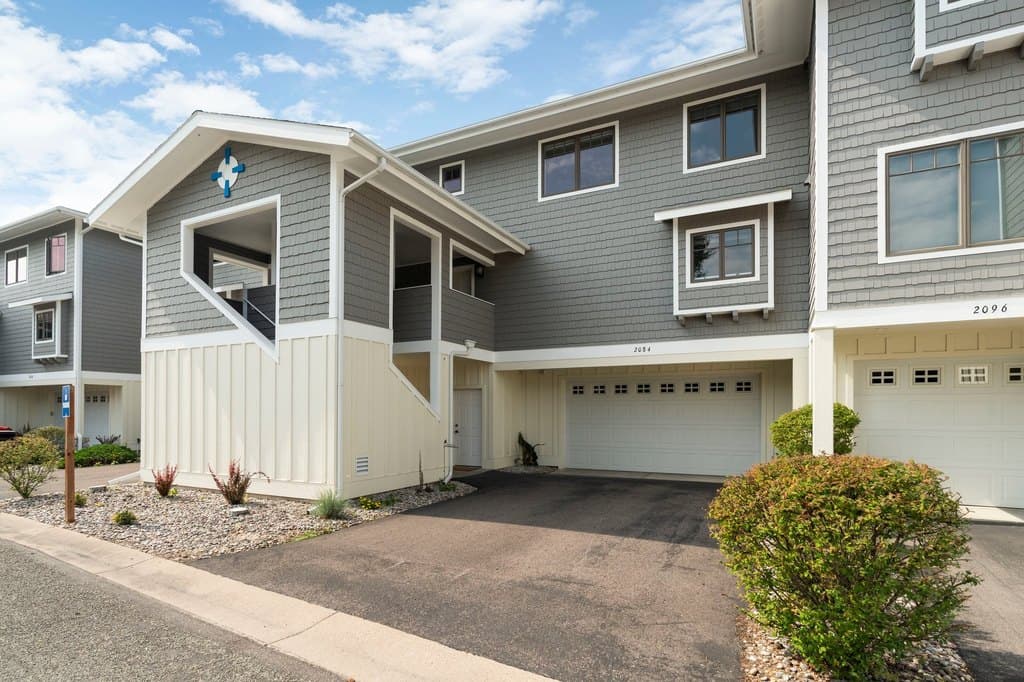 2084 Marina Ct, Bigfork