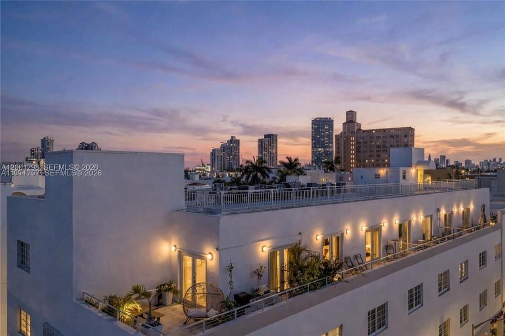 865 Collins Ave Apt 307, Miami Beach