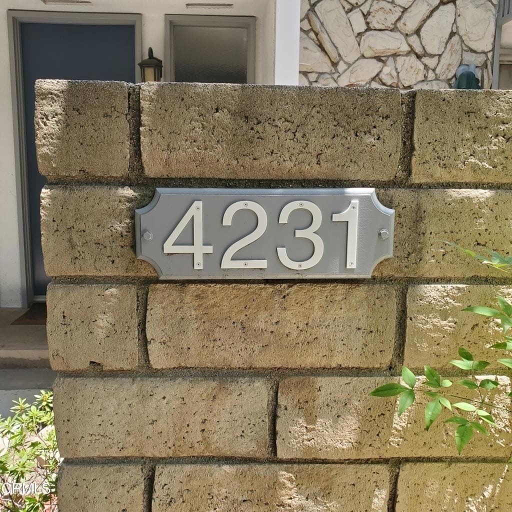 4231 W Sarah St, Burbank