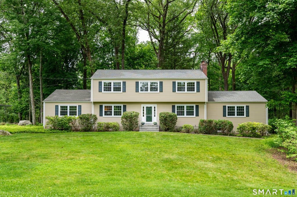 326 Four Brooks Rd, Stamford