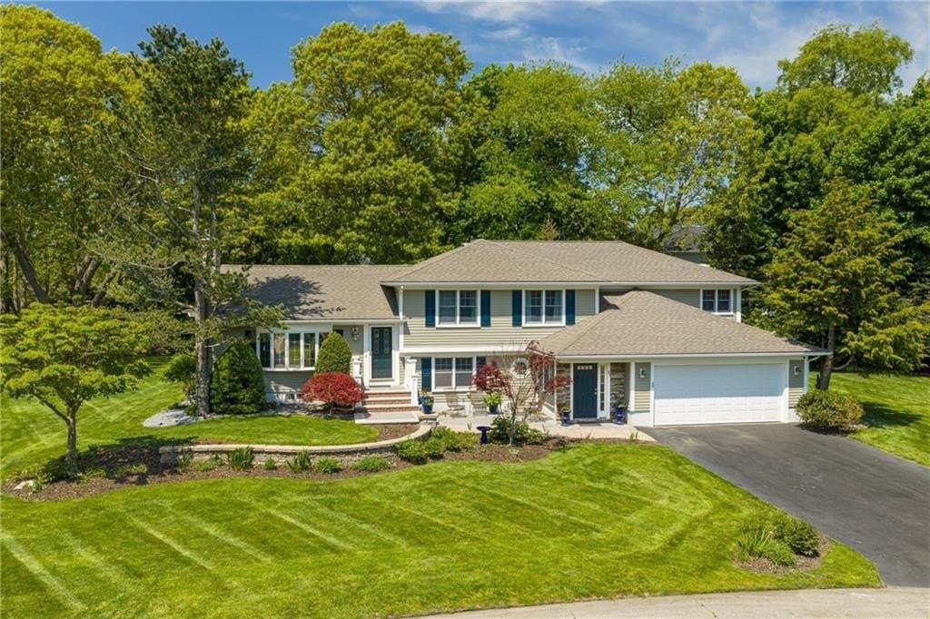 31 Meadowbrook Dr, Barrington