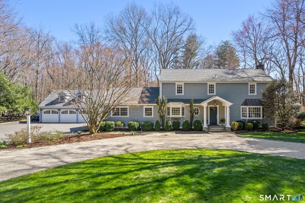 19 Blueberry Ln, Darien