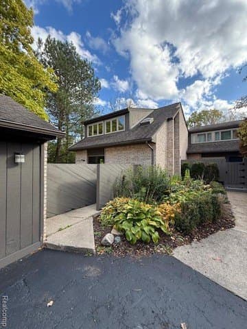 41350 N Woodward Ave W Unit 8, Bloomfield Hills