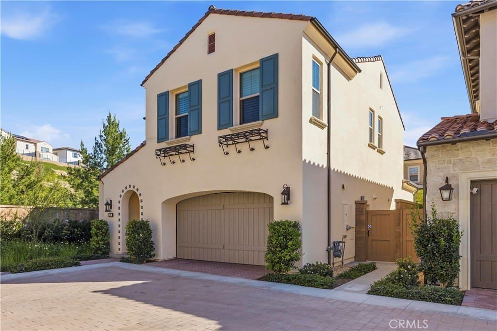 177 Plum Lily, Irvine