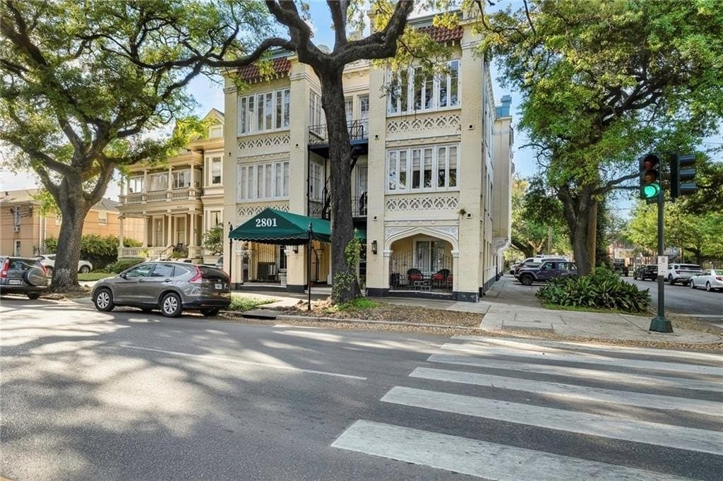 2801 St Charles Ave Unit 106G, New Orleans
