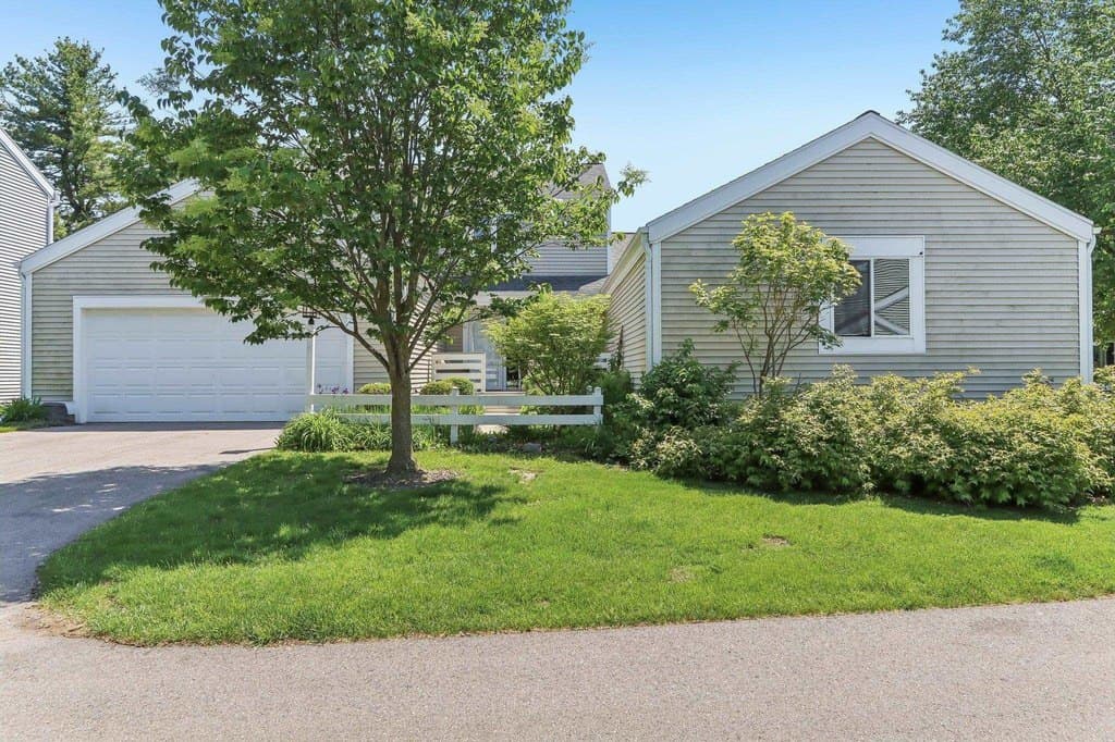19 Oak Creek Trl, Madison
