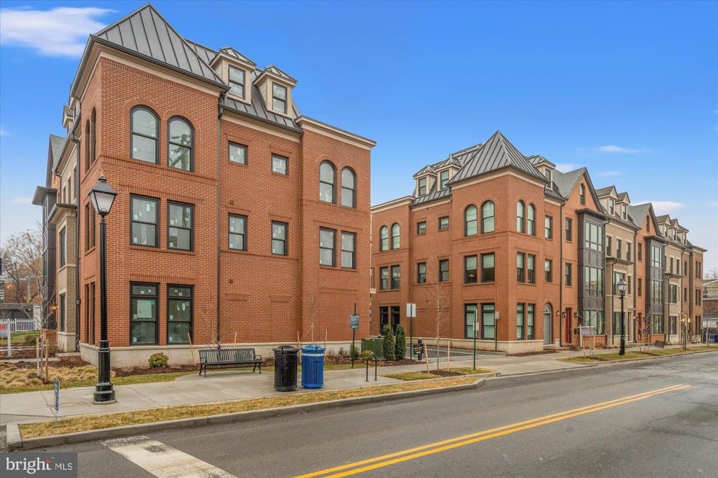 1330 Cameron St, Alexandria