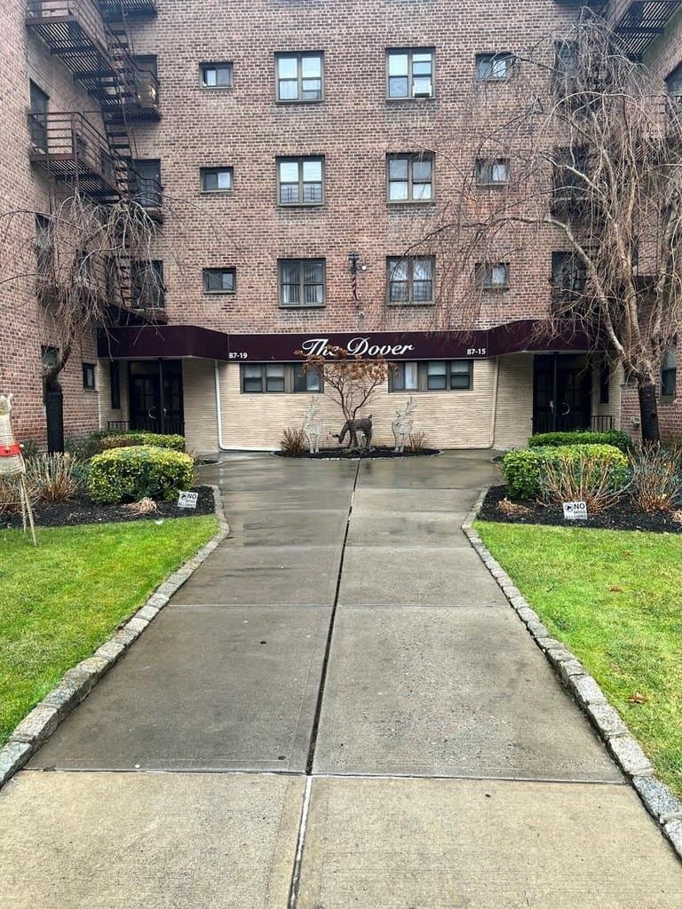 8719 204th St Apt A41