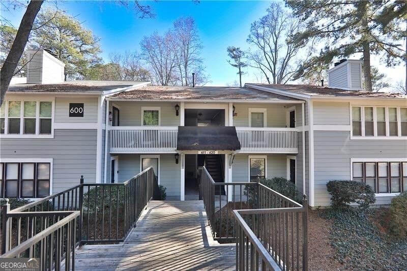 616 Summit Dr NEN Unit 616