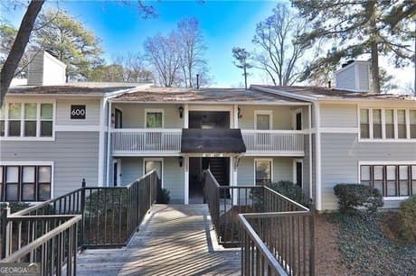 616 Summit Dr NEN Unit 616