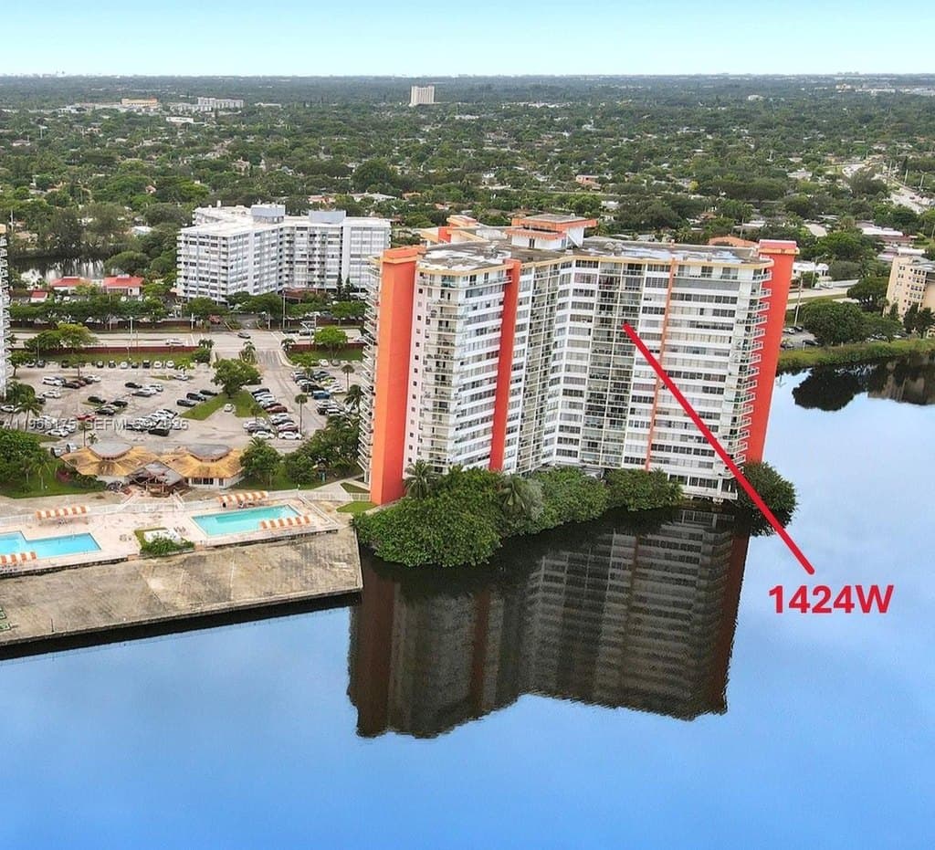 1301 NE Miami Gardens Dr Apt 1424W
