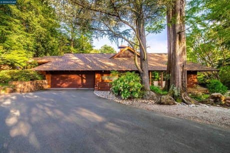 1038 Pine Ln