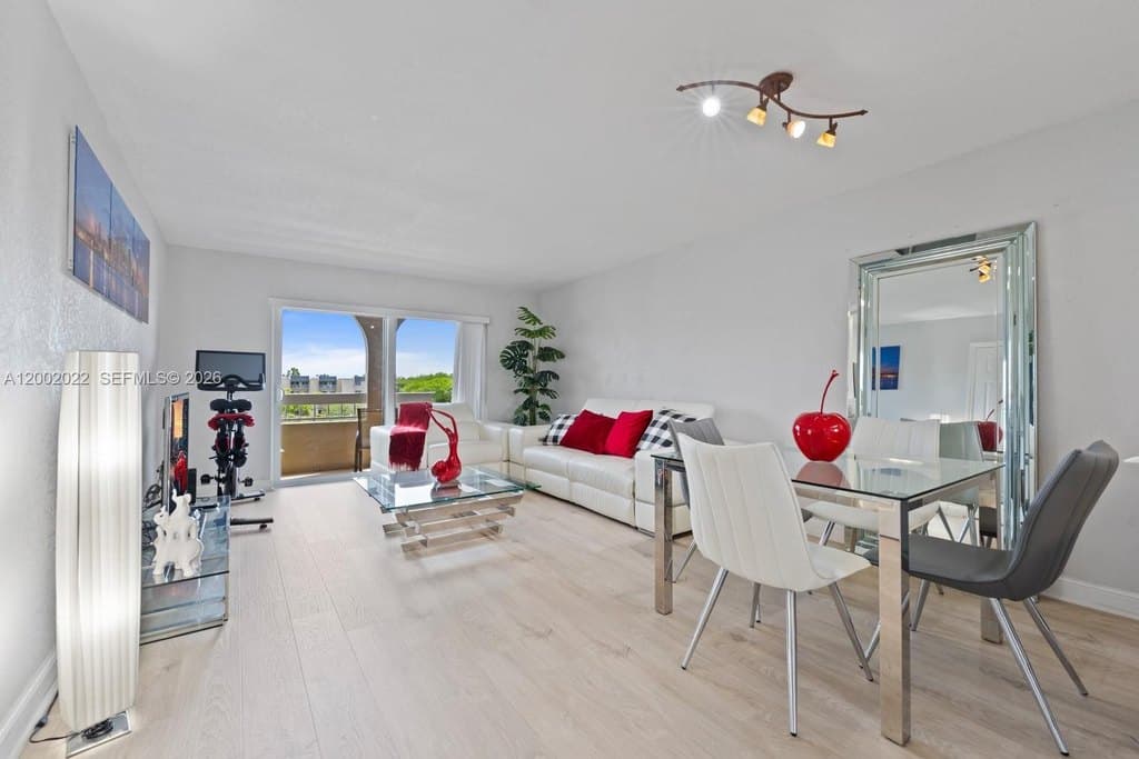 7845 Camino Real Apt 413