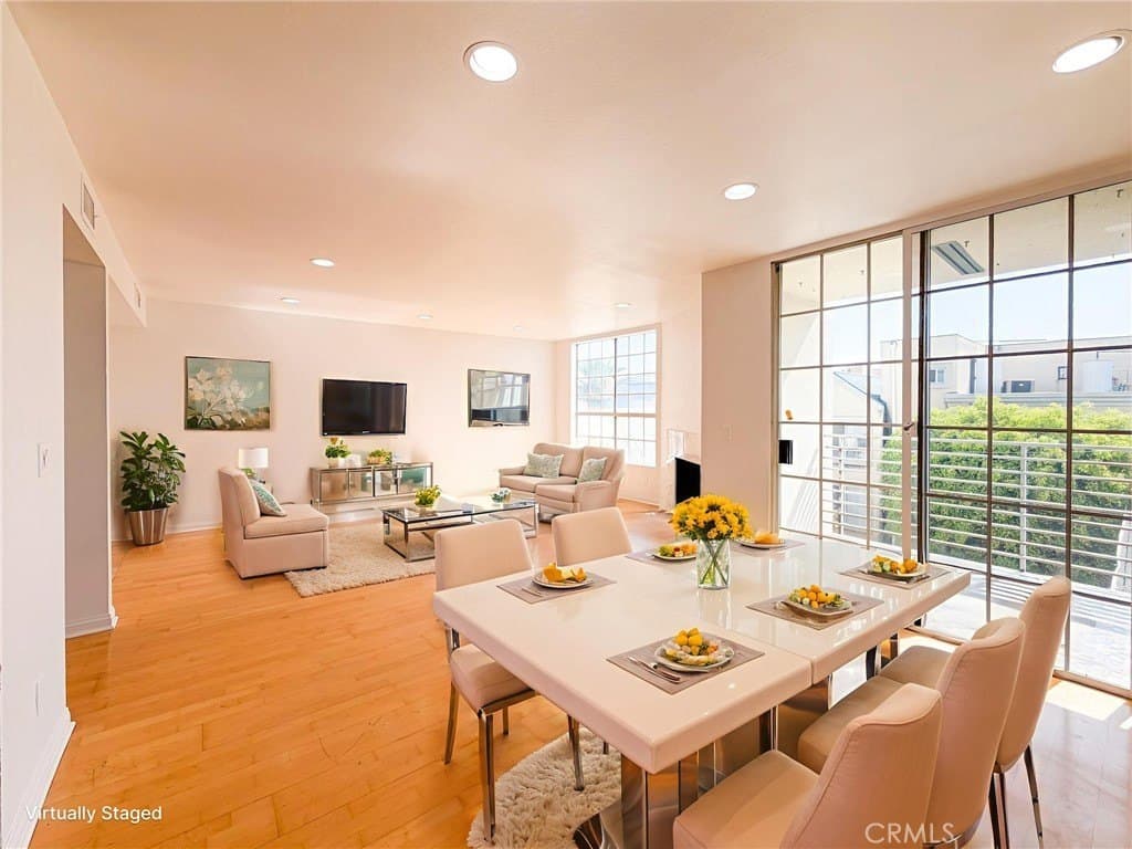 1129 Larrabee St Apt 10, West Hollywood