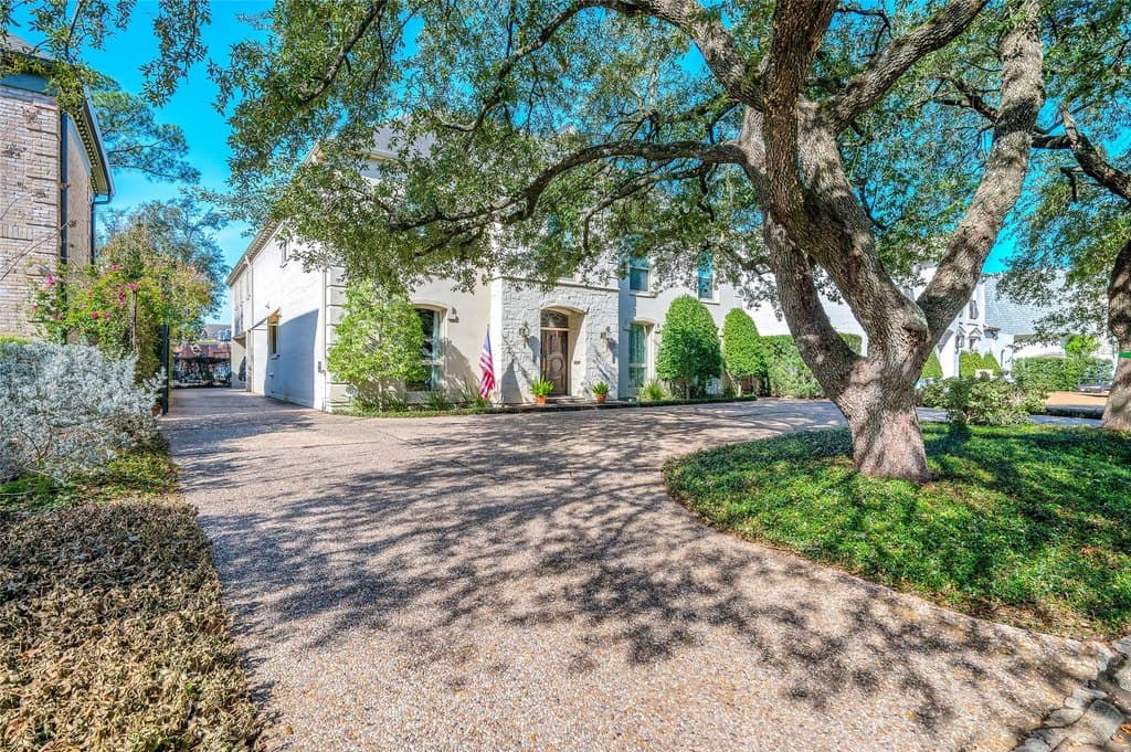 618 Shadywood Rd, Houston