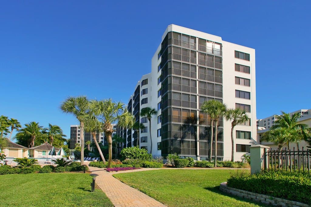 5880 Midnight Pass Rd Apt 207, Sarasota