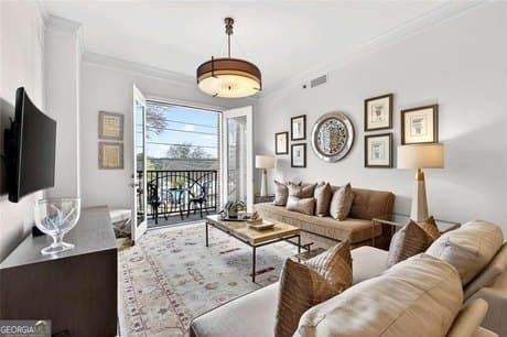 2277 Peachtree Rd NE Unit 404