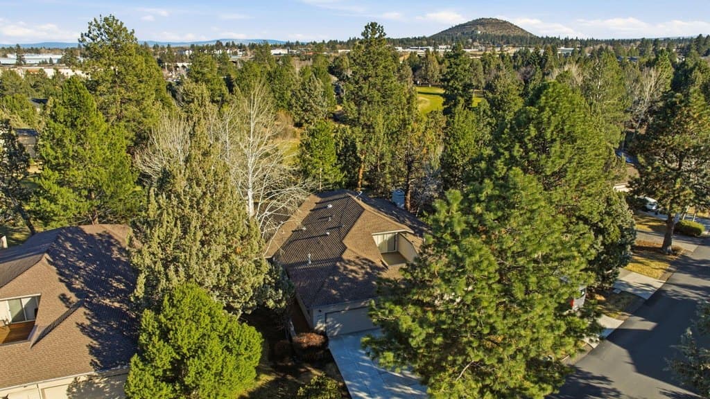 3076 NW Clubhouse Dr, Bend