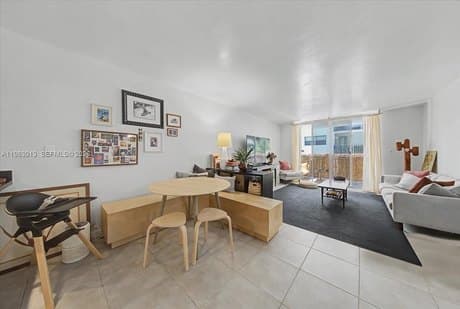 777 NE 62nd St Apt C211