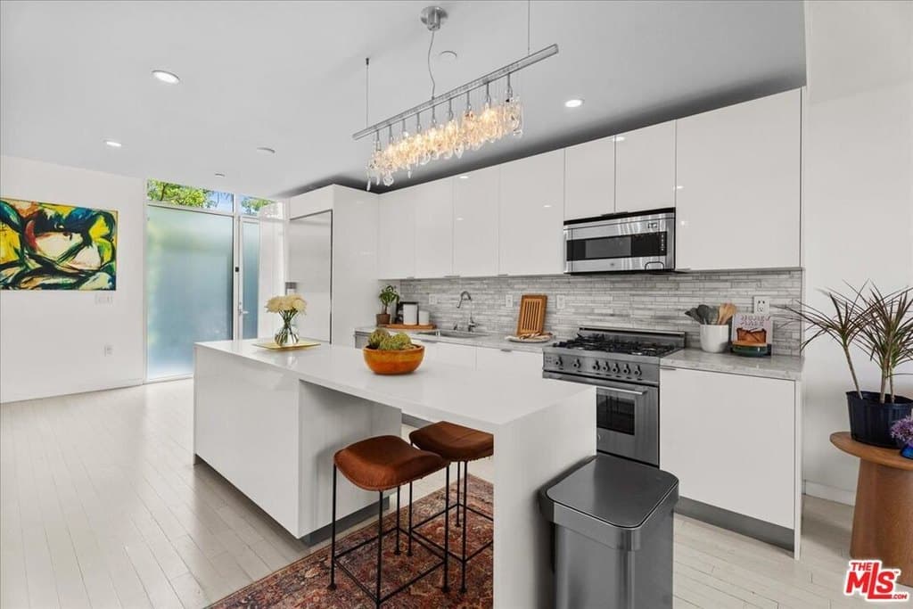 7917 Willoughby Ave Unit 2, Los Angeles