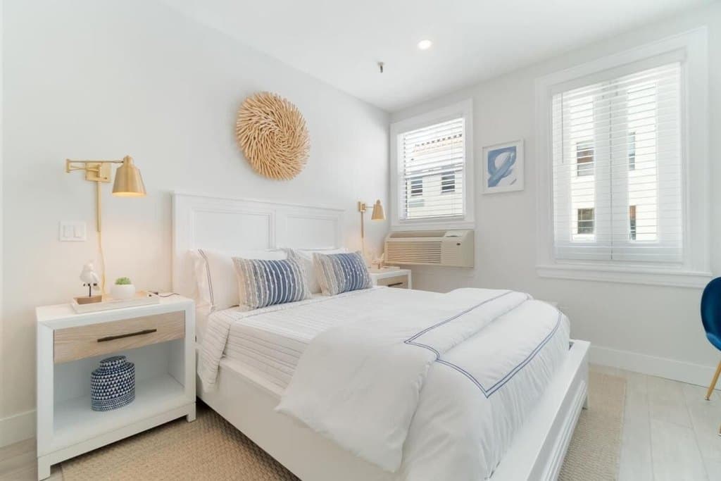 235 Sunrise Ave Unit 2016, Palm Beach