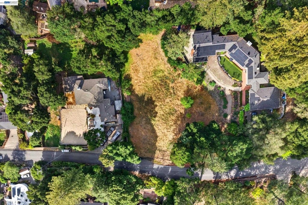 1087 Rahara Dr, Lafayette