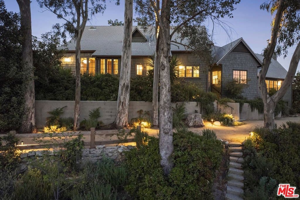 1960 Escarpa Dr, Los Angeles