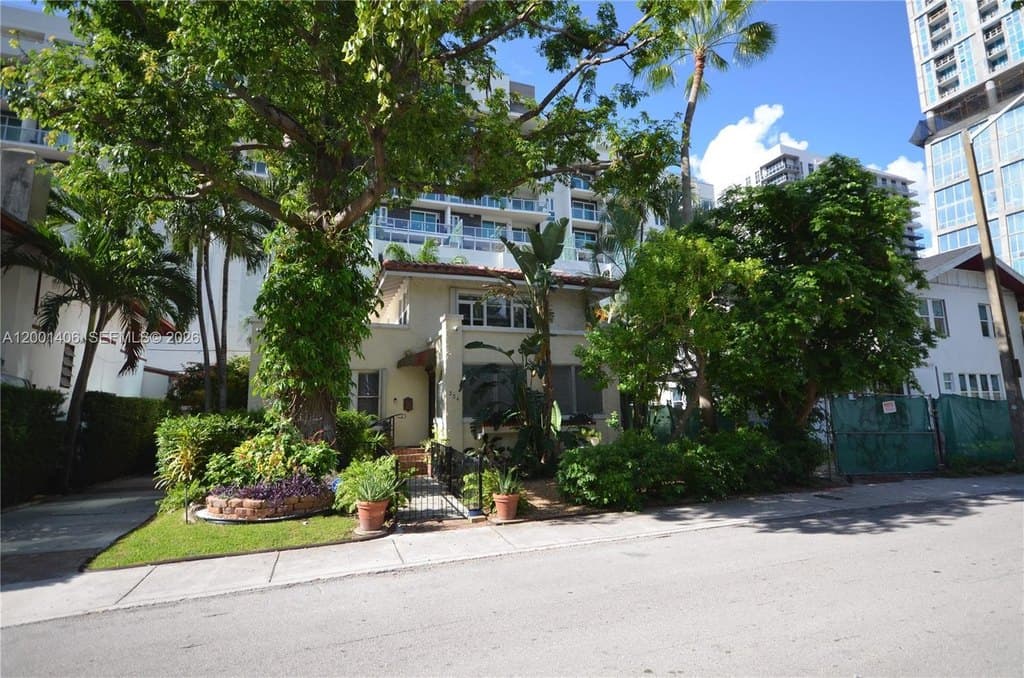 334 NE 26th Ter, Miami