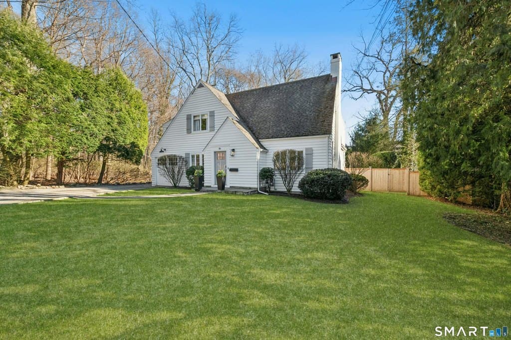 86 Middlesex Rd, Darien