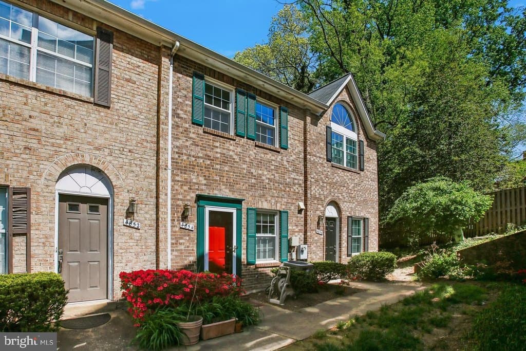 4854 10th St S, Arlington