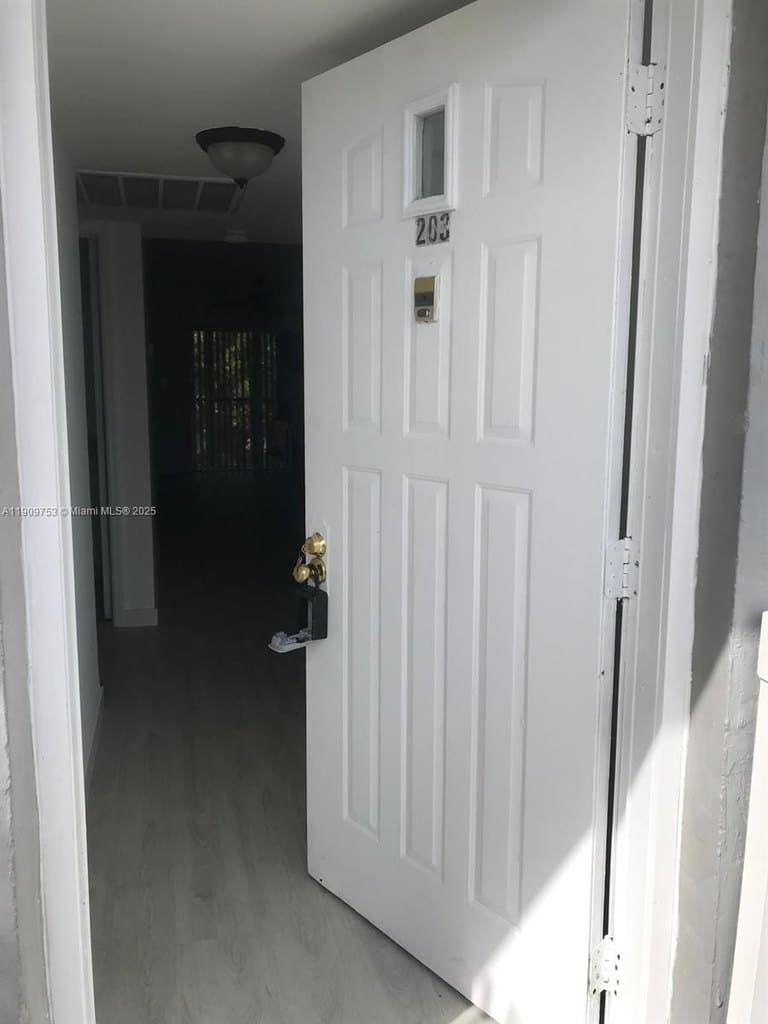 438 NE 210th Cir Ter Unit 203-4