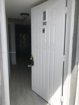 438 NE 210th Cir Ter Unit 203-4